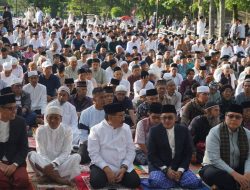 Bupati Eka Putra Bersama Ribuan Warga Padati Lapangan Cindua Mato, Idul Adha 1447 H di Tanah Datar Penuh Kekhusyukan dan Semangat Berbagi