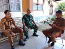 Babinsa Koramil 01 PBU Sertu Bastian Perkuat Sinergi Bersama Kasi Trantib Demi Ketertiban Pedagang Kaki Lima