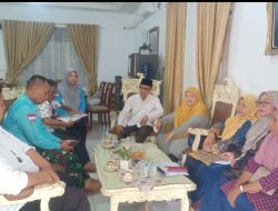 Babinsa Sertu Koko Afriandi Perkuat Sinergitas Bersama Lurah dan Bhabinkamtibmas Melalui Komsos di Jalan Pemuda No 9
