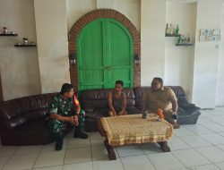 Babinsa Koramil 01/PBU Sertu Ipal Jalin Kedekatan Dengan Warga Melalui Komsos di Kampung Pondok