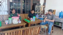 Serka Roby Kurniawan Ngopi Bareng Warga Lolong Belanti, Ajak Masyarakat Atur Pola Makan Demi Kesehatan Keluarga
