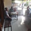 Sertu Hendri Patrizon Perkuat Komsos Bersama Warga Purus, Jaga Kondusivitas Lingkungan Melalui Dialog Langsung