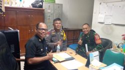 Sertu Koko Afriandi Tingkatkan Kewaspadaan Wilayah Melalui Komunikasi Sosial dengan Unsur Keamanan Bank Nagari