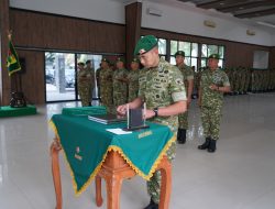 Momentum Regenerasi Kepemimpinan, Danrem 032/Wirabraja Pimpin Sertijab Danyonif 131/Braja Sakti di Padang