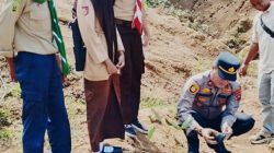 Kapolsek Talamau AKP Riki Hijaukan Perbukitan Rantau Pauah, Bukti Nyata Polri untuk Masyarakat dan Alam