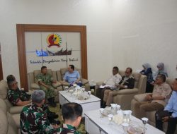 KASDAM XX/TUANKU IMAM BONJOL TERIMA KUNJUNGAN SILATURAHMI ANGGOTA DPD RI H. IRMAN GUSMAN, S.E., M.B.A., DI MAKODAM