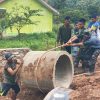 Satgas TMMD Ke-129 Kodim 0306/50 Kota Percepat Pemasangan Gorong-gorong Bersama Warga