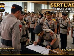 Kapolda Sumbar Lantik Delapan Kapolres Baru, Penyegaran Kepemimpinan Perkuat Kinerja Jajaran