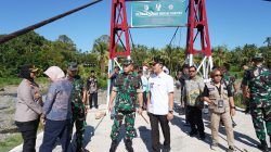 TINJAU JEMBATAN BATANG MANGOI, PANGDAM XX/TIB: AKSES LANCAR, PRODUKTIVITAS MASYARAKAT MENINGKAT