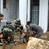 Galodo Terjang Arosuka, Kodim 0309/Solok Kerahkan Personel dan Materiil Tangani Dampak Bencana