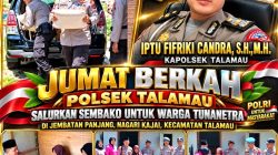 Jumat Berkah Polsek Talamau di Jembatan Panjang, Kapolsek Iptu Fifriki Candra Bantu Ibu dan Tiga Anaknya
