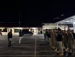 Razia Polres Solok Kota Sabtu Malam: Iptu Daslucky Sisir 10 Lokasi, 8 Botol Singaraja Diamankan